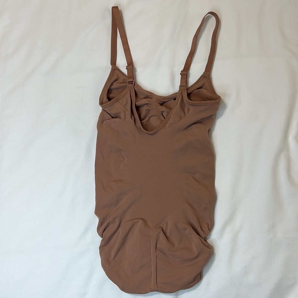 SKIMS SEAMLESS SCULPT BRIEF BODYSUIT SIENNA BROWN SIZE SMALL MEDIUM - Picture 9 of 11